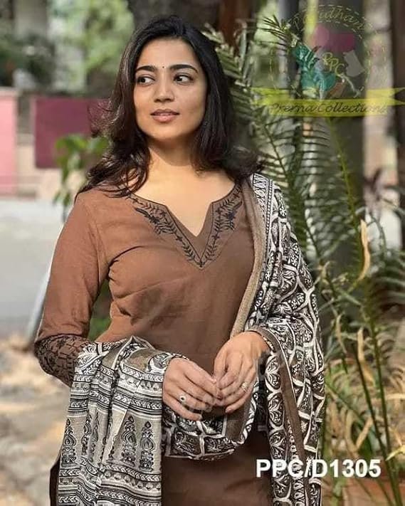 360 BHARAT CRAFT Women's Brown Cotton Printed Kurti Pant Dupatta Set (V-Neck, 3-Piece)
